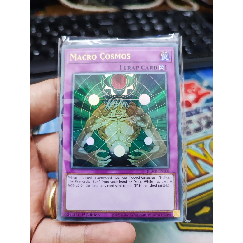 1 lá thẻ bài Macro Cosmos - BLMR-EN100 - Ultra Rare 1st Edition
