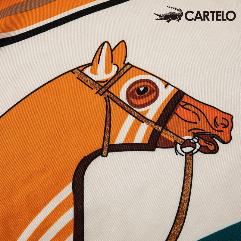 Khăn Choàng Hoạ Tiết Ngựa Vàng Cam Độc Lạ Dành Cho Các Quý Cô Sang Chảnh