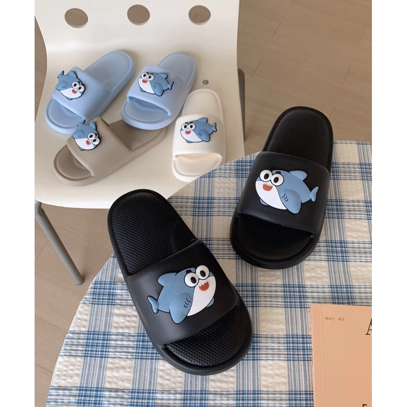 Dép quai ngang hình cá mập xanh dễ thương chất liệu Eva