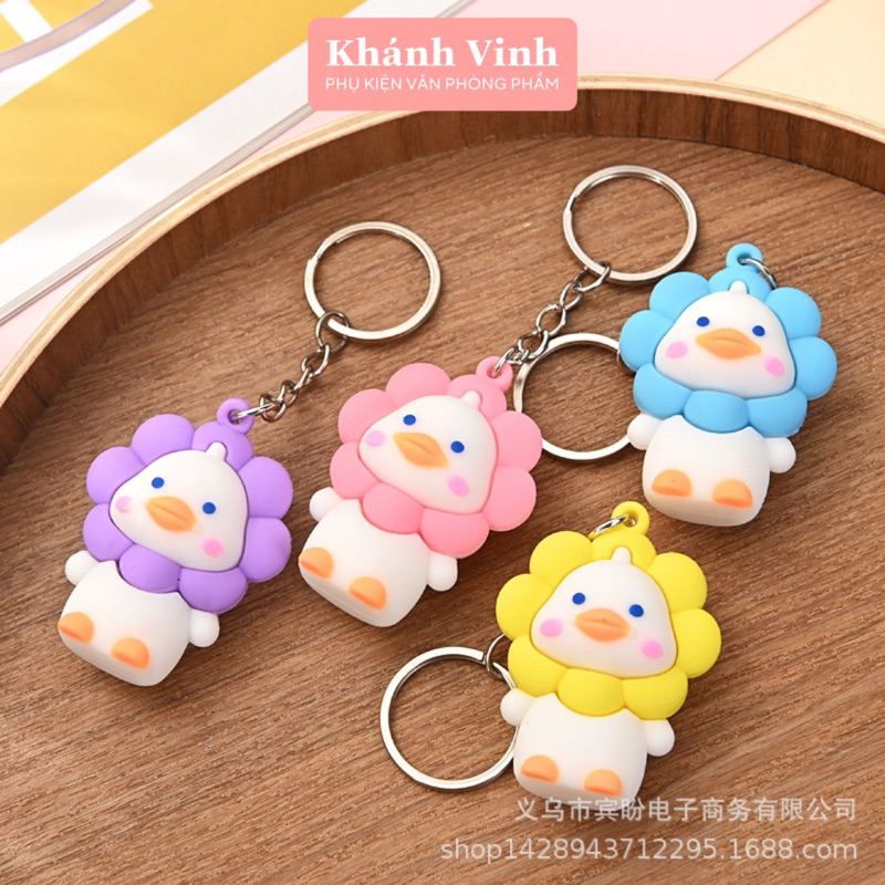 Móc Khoá Hình Chú Vịt Cosplay Hoa Cúc Dễ Thương