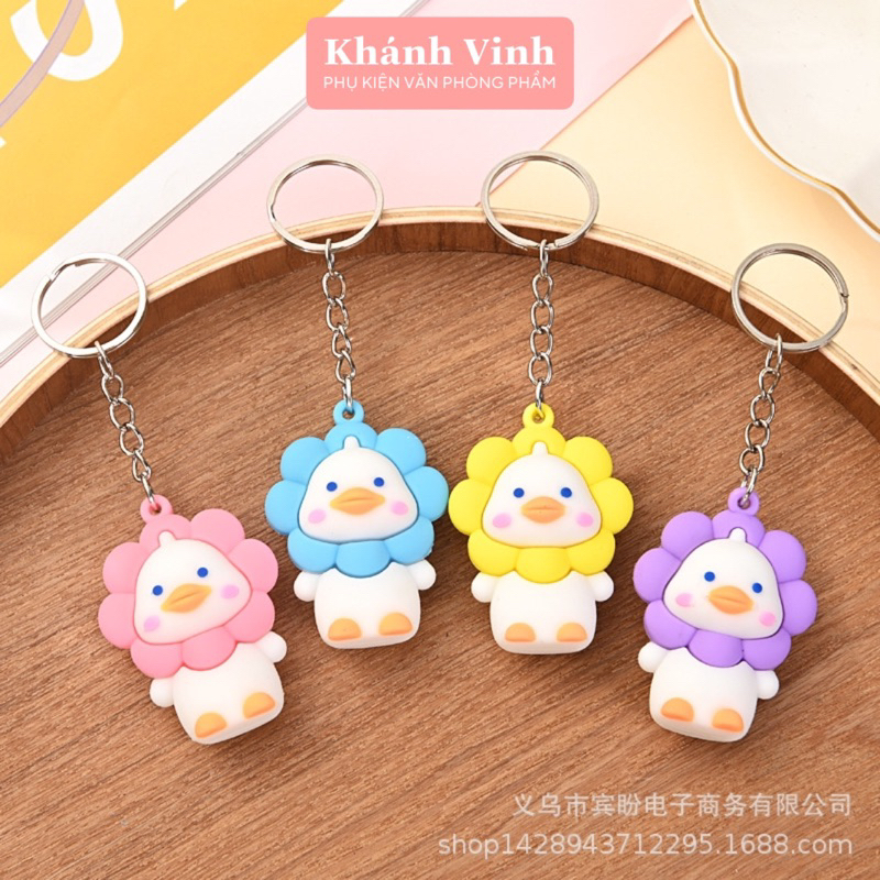 Móc Khoá Hình Chú Vịt Cosplay Hoa Cúc Dễ Thương