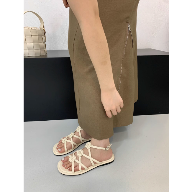 Giày sandal nữ quai mỏng đan đính hoa gót bằng hở mũi bệt thời trang mùa hè 2023