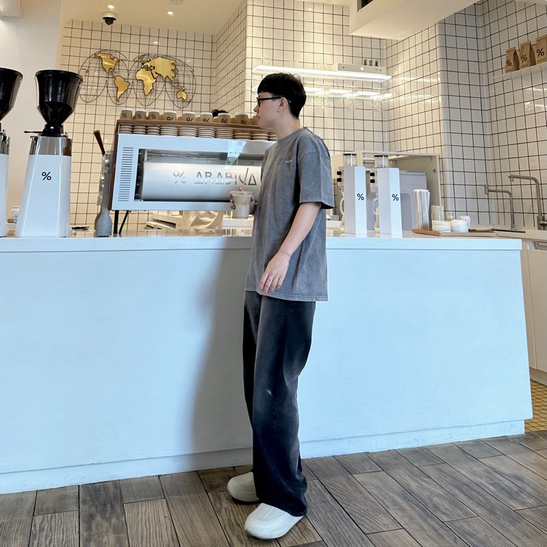 Quần Jeans ống rộng _ Đen wash xám _ Generous Jeans’s KN