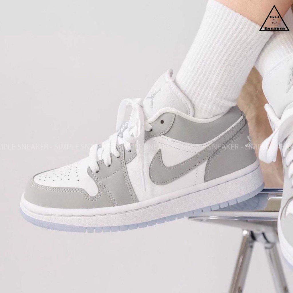 Giày Nike Jordan 1 Low Wolf Grey Chính Hãng 🔴SIMPLE SNEAKER🔴 Jordan 1 Cổ Thấp Màu Xám Nam Nữ Thời Trang DC0774-105