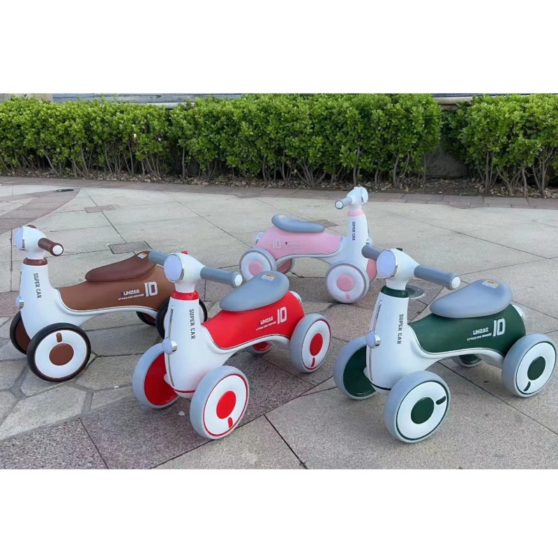 Xe chòi chân Vespa SUPER CAR có đèn và nhạc. khách chọn màu ib shop nhé