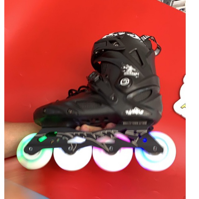 Giày patin Freestyle R6 full bánh sáng cao cấp, frame hợp kim