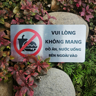 Bảng không mang đồ ăn nước uống bên ngoài vào quán decor trang trí quán