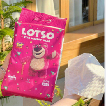 Khăn lau đa năng gấu Lotso, treo tường dạng rút 200 tờ