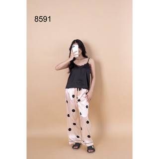 Set bộ ngủ quần dài chấm bi áo hai dây đen 8591