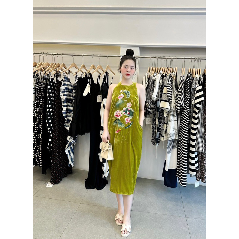 Váy nhung the thêu