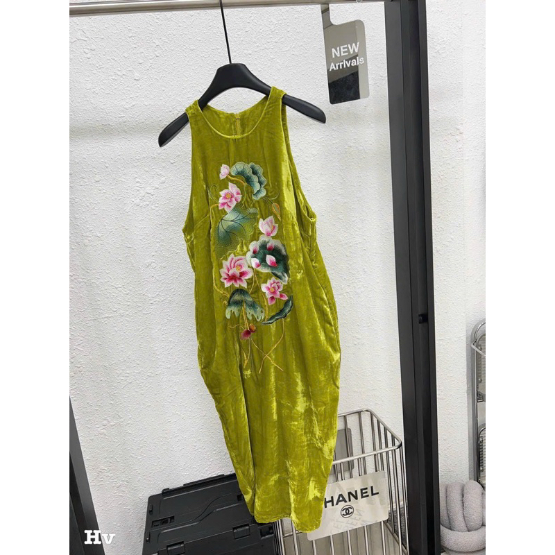 Váy nhung the thêu