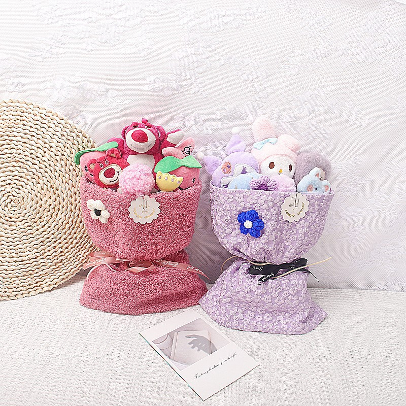 Bó Hoa Gấu Bông Lotso kèm Túi Và Thiệp Siêu Dễ Thương