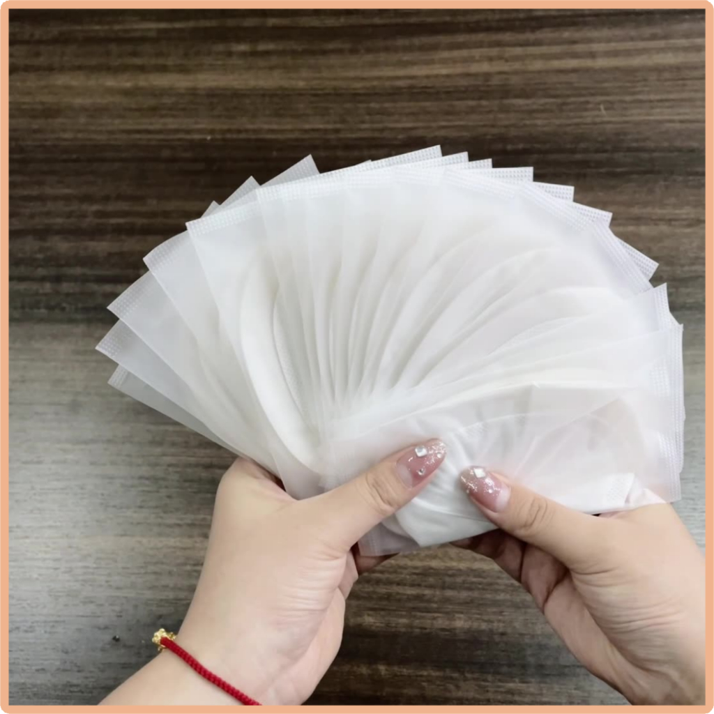 Miếng dán thấm mồ hôi nách khử mùi, siêu mỏng, khô thoáng. Hộp 20 miếng dán nách ngăn mồ hôi, giữ nách luôn khô thoáng.