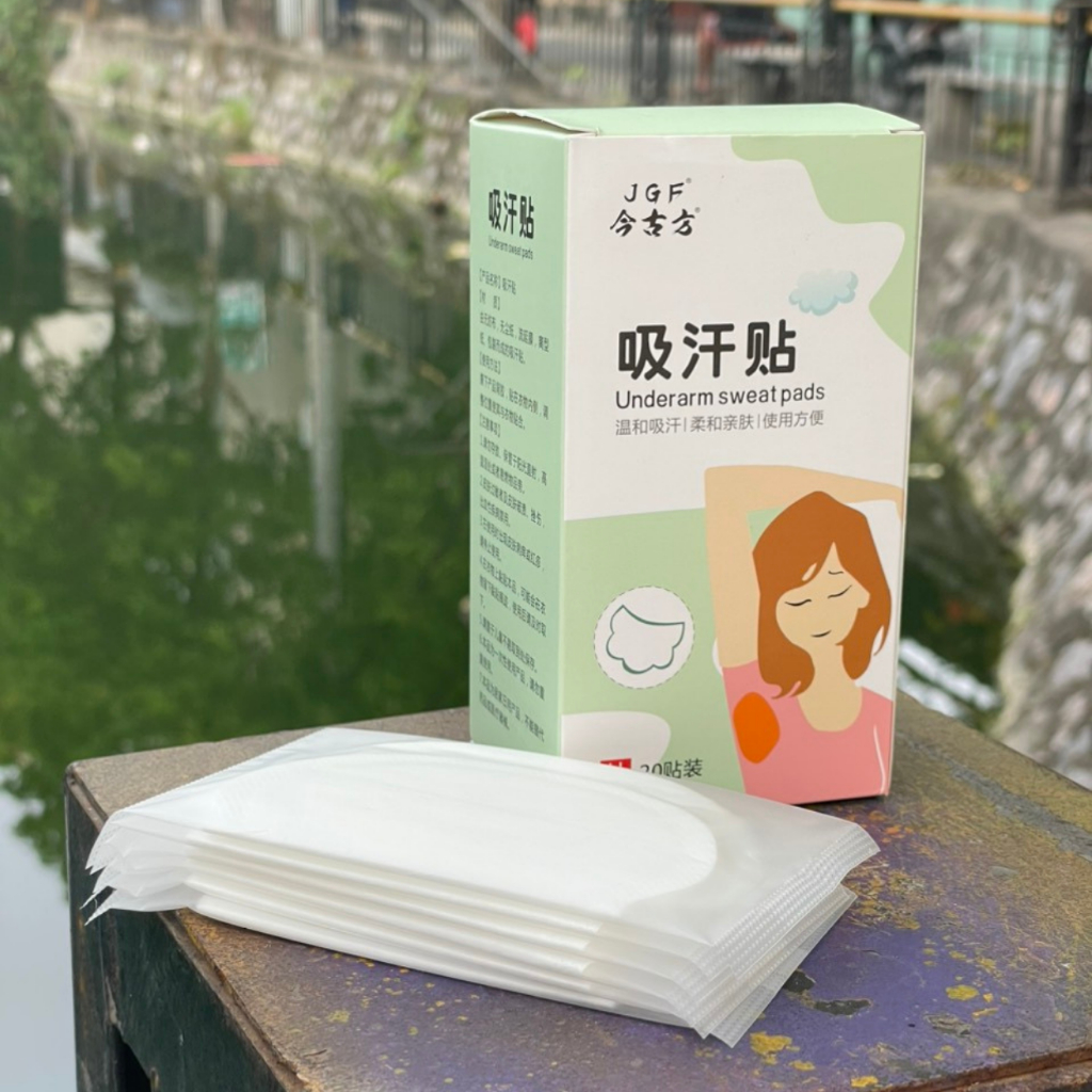 Miếng dán thấm mồ hôi nách khử mùi, siêu mỏng, khô thoáng. Hộp 20 miếng dán nách ngăn mồ hôi, giữ nách luôn khô thoáng.