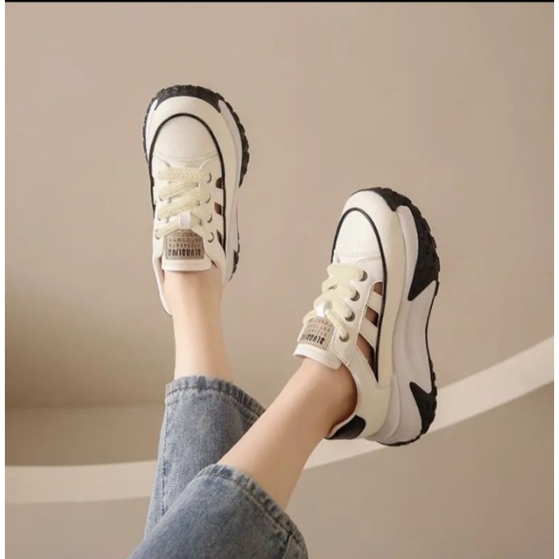 Giày thể thao nữ độn đế khoét thoáng chân mẫu mới nhất 2023 !