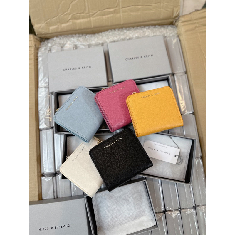 Ví dáng vuông 5 màu mới