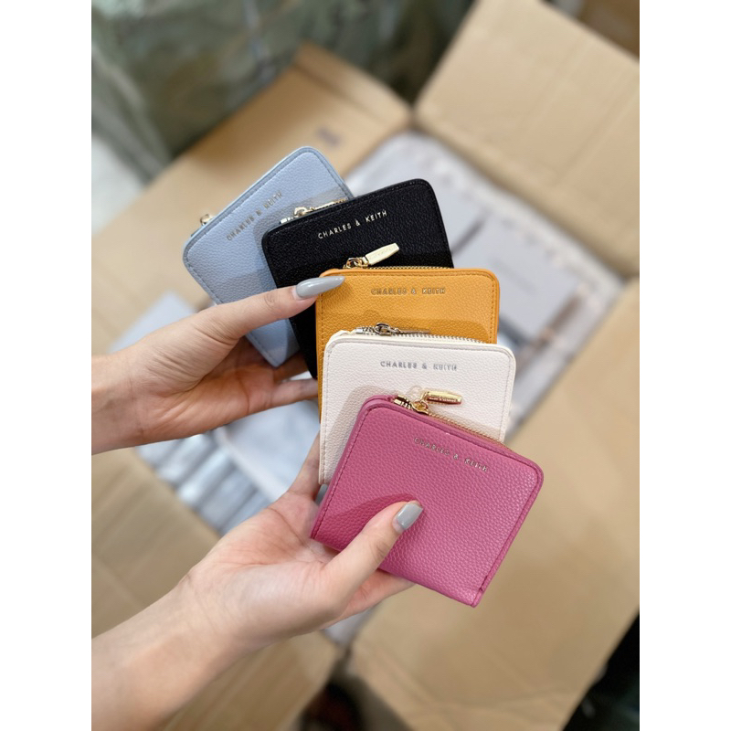 Ví dáng vuông 5 màu mới