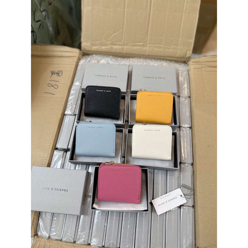 Ví dáng vuông 5 màu mới