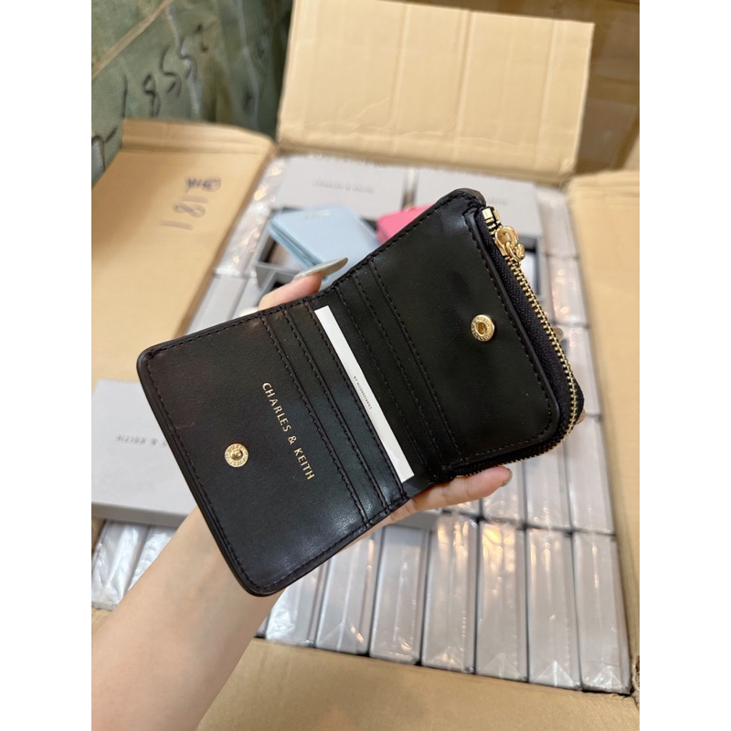 Ví dáng vuông 5 màu mới