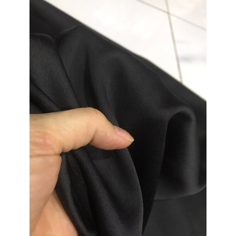 Vải lụa Hàn màu đen mềm mịn dày vừa đẹp sang (khổ 1m5)may đầm dạ hội ,áo dài ,áo kiểu