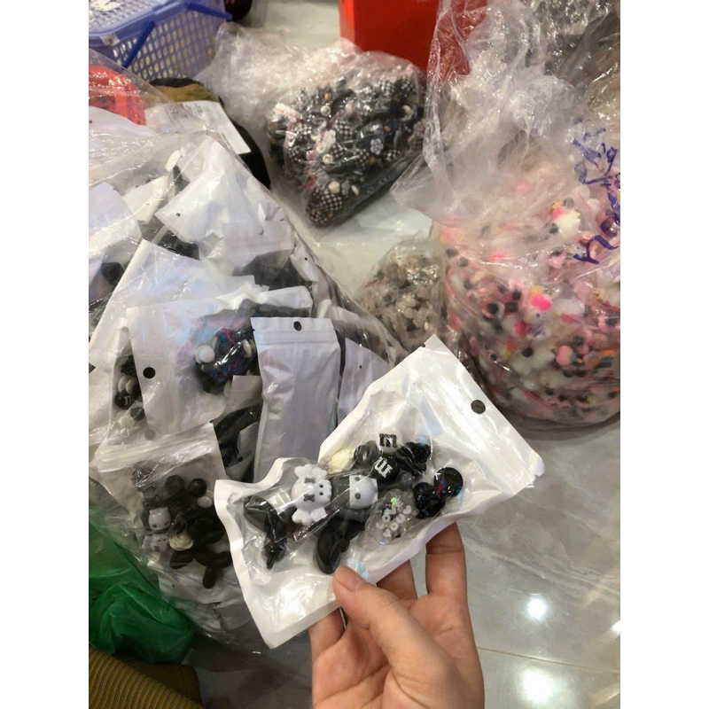 Bộ Sticker Các Loại Gắn Dép