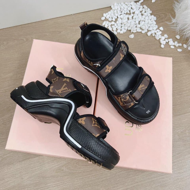 Sandal quai hậu nữ l,v đế cao lượn sóng