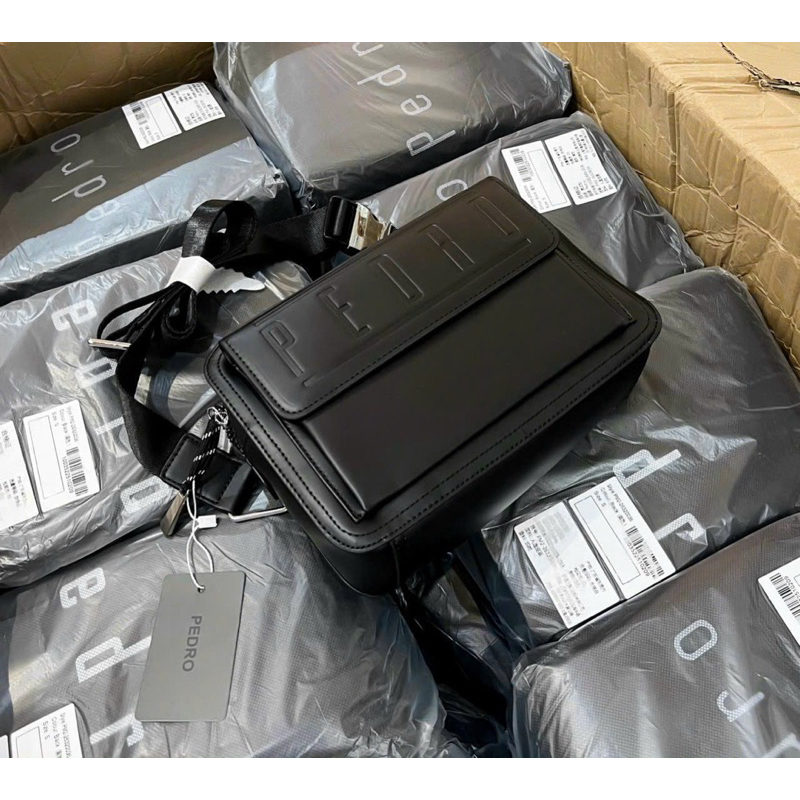 Túi chéo nam pedro da thật