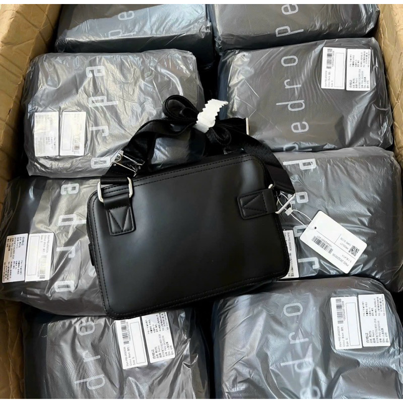 Túi chéo nam pedro da thật