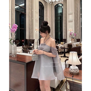 Váy tơ trễ vai màu ghi kim anh bùi