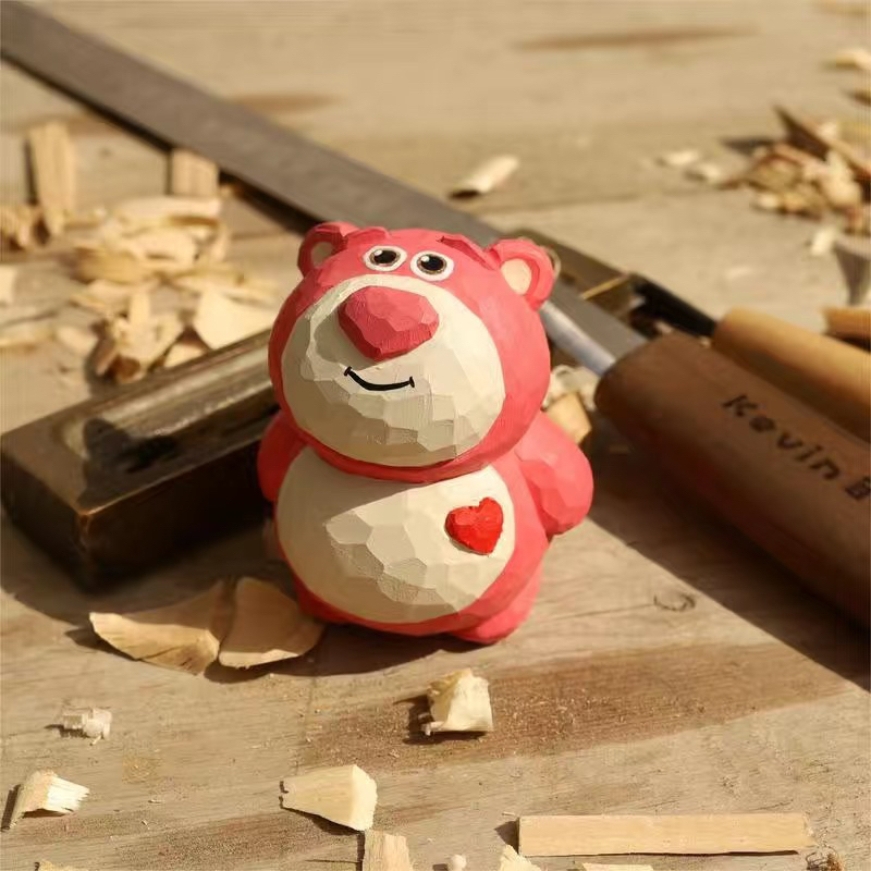 Gấu dâu bằng gỗ decor phòng