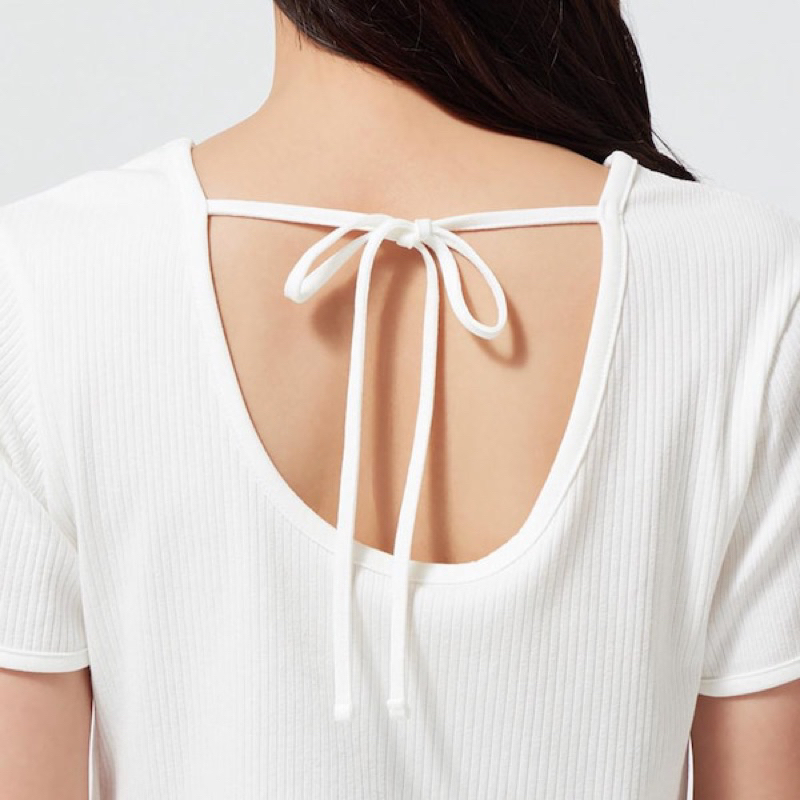 Áo thun gân croptop buộc dây lưng GU Nhật