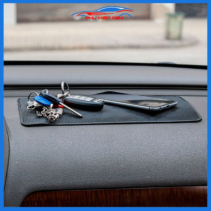 Tấm lót điện thoại làm từ nhựa, silicone  chống trơn trượt để trên xe ô tô kích thước 18x12cm