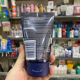 Sữa rửa mặt Nivea Men Extra White 10x Effect 100g