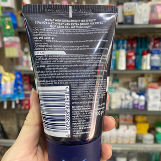 Sữa rửa mặt Nivea Men Extra White 10x Effect 100g
