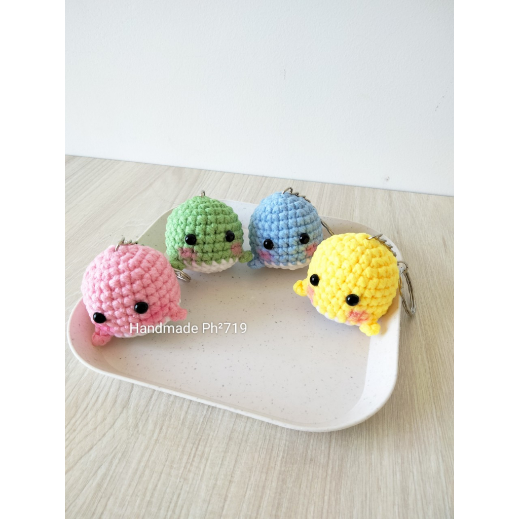 Móc khóa cá voi bằng len