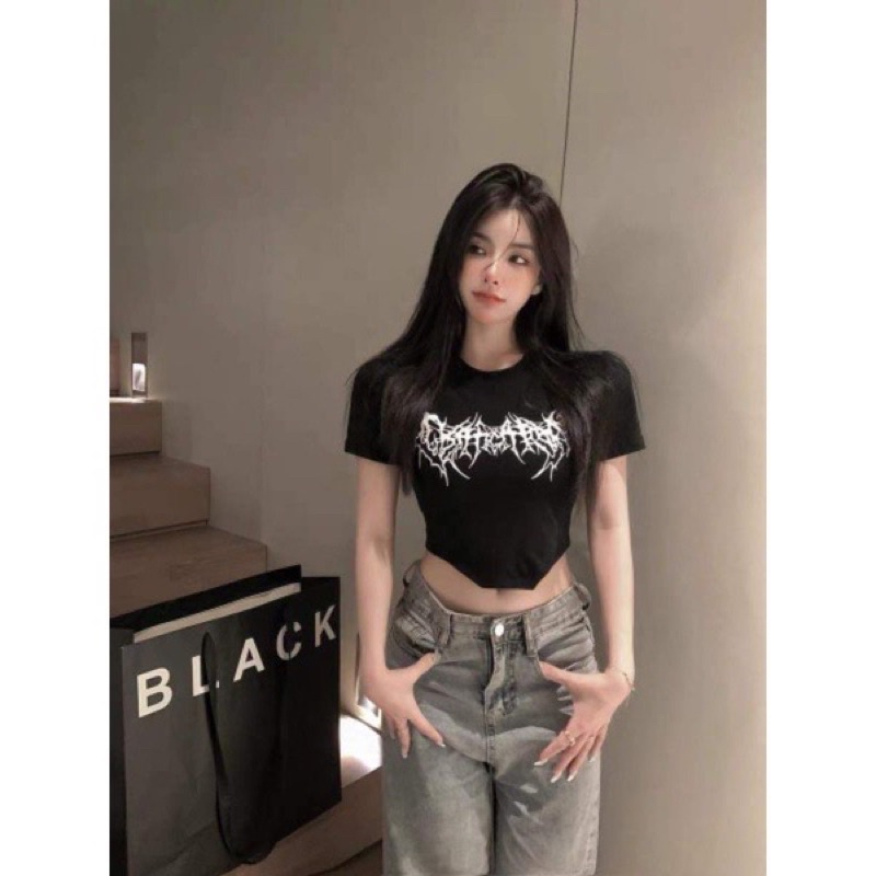 Áo croptop Batman hoạ tiêt cánh rơi TONGKHOSI