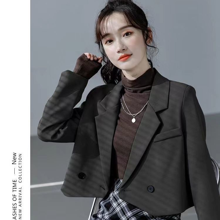 Áo blazer dáng ngắn đính cúc chéo form Hàn Quốc siêu xinh | BigBuy360 - bigbuy360.vn