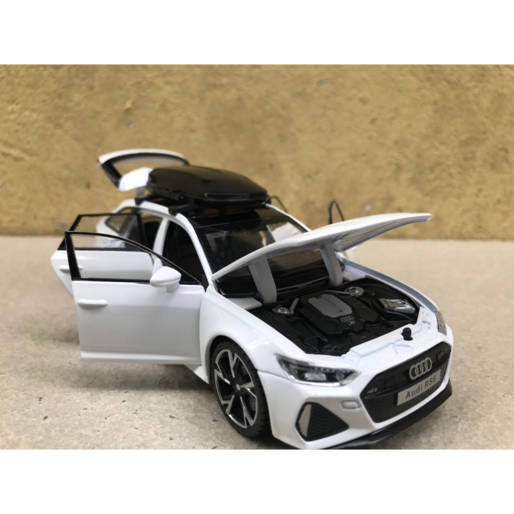 Mô hình xe AUDI RS6 2024 - 1:32