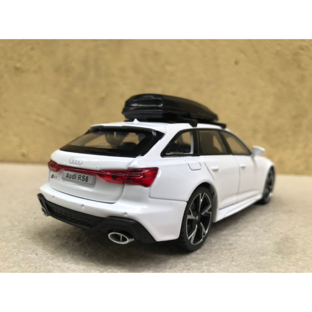 Mô hình xe AUDI RS6 2024 - 1:32
