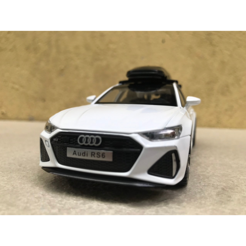 Mô hình xe AUDI RS6 2024 - 1:32