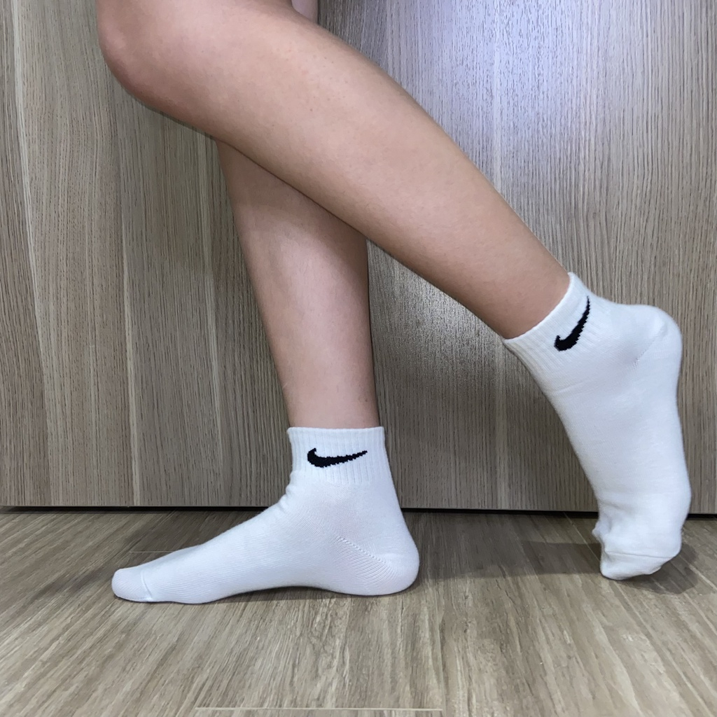 Tất Vớ Nike Nam Nữ Cổ Cao Cổ trung Cổ Ngắn Thể Thao Hai Màu Đen Trắng