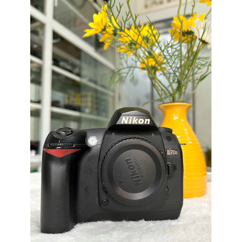 Máy ảnh Nikon D70s