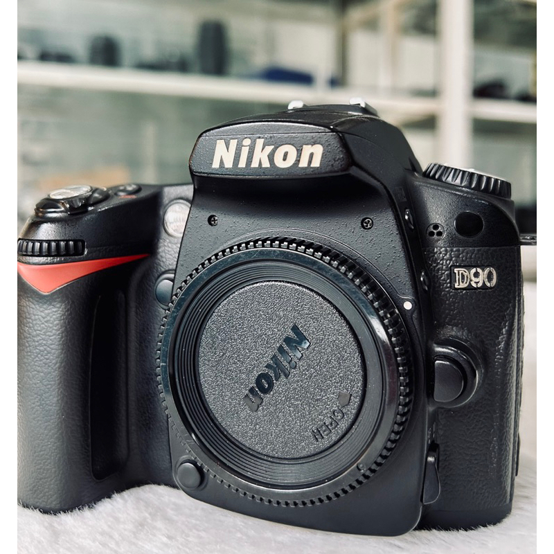 Máy ảnh Nikon D90 kèm lens kit 18-55mm