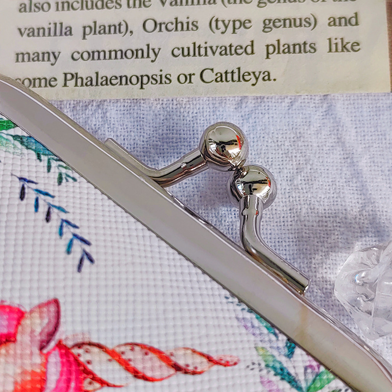 Ví Siêu Mini cute lém size 8 x 7.5 x 1.5 cm in họa tiết dễ thương đựng thẻ xe, tiền ăn trưa..