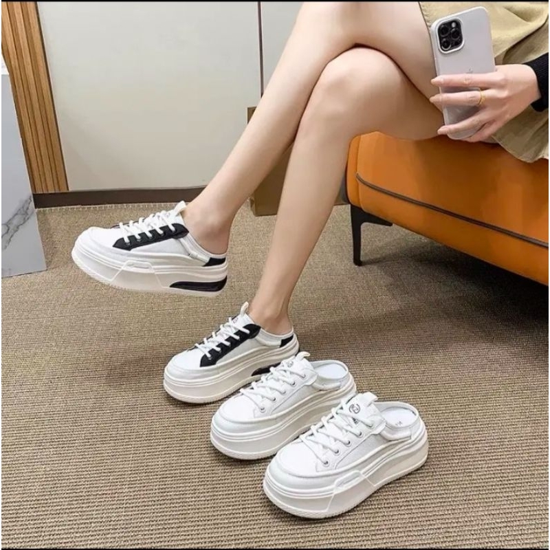 Sục thể thao nữ 2 màu đen, trắng hot trend 2023!