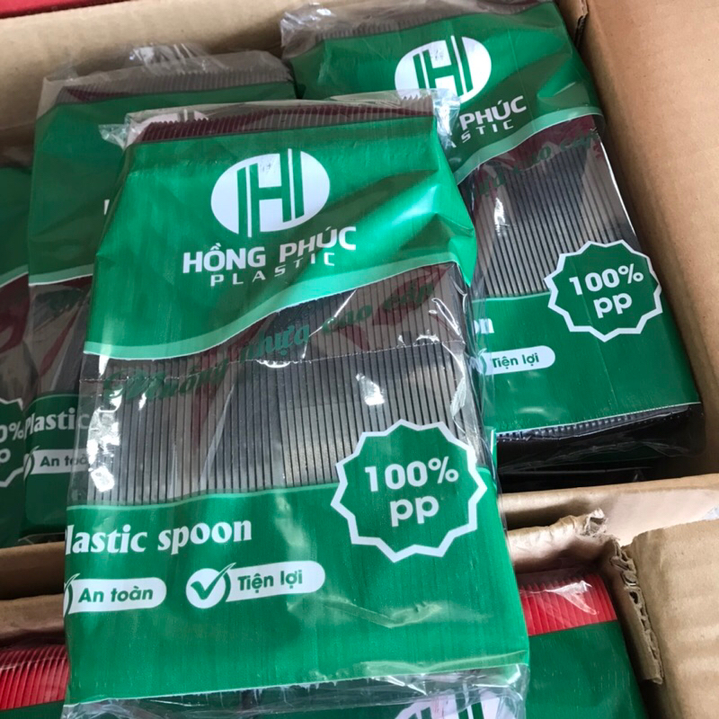 100 muỗng/thìa nhựa dùng 1 lần loại dài 20cm màu đen