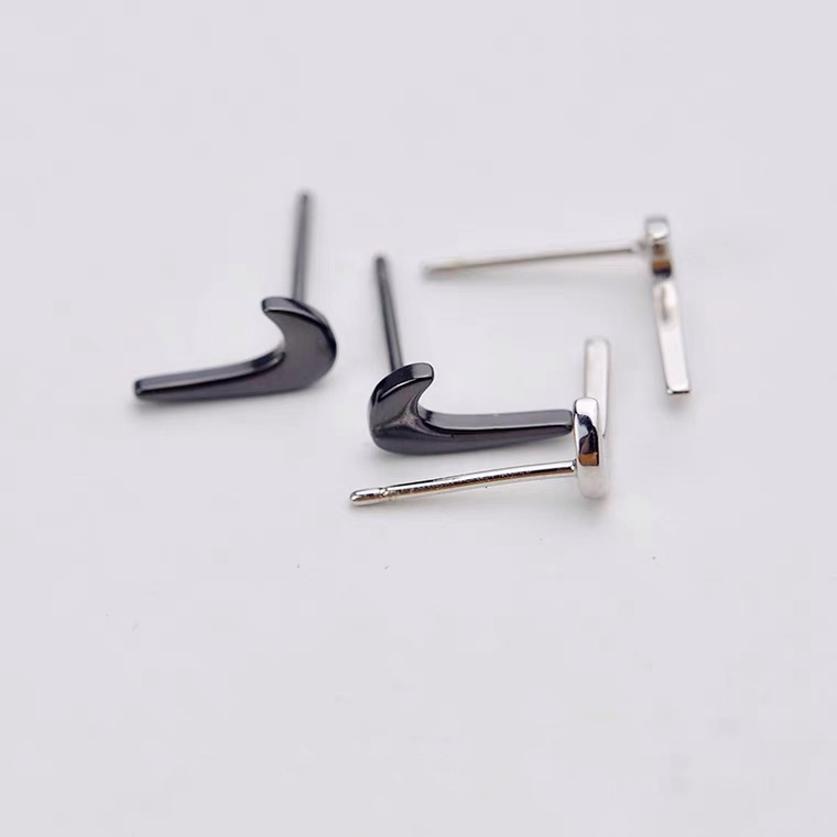 Khuyên tai bạc Nike  | TRANG SỨC BẠC ACCESSORIES