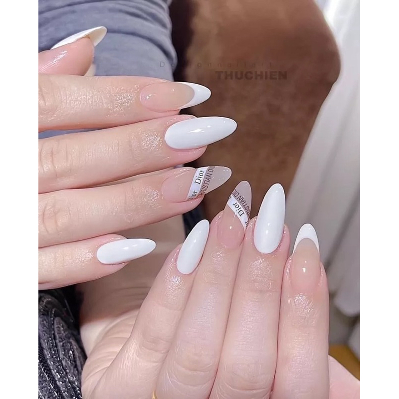 Nailbox trăng mix sticker