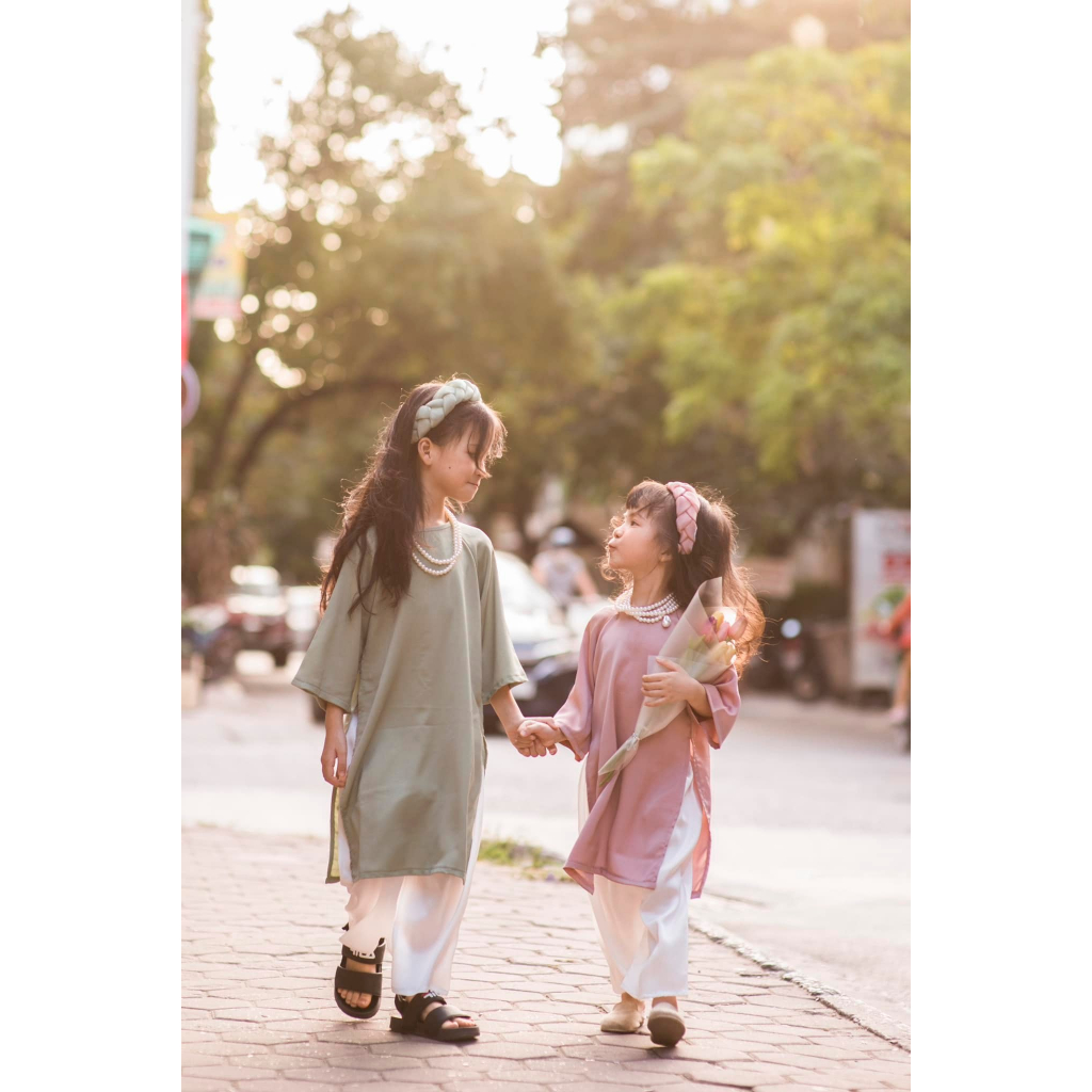 Áo Dài Lụa Trơn Tay Loe  Cho Mẹ Và Bé Sản Xuất MOONLISA