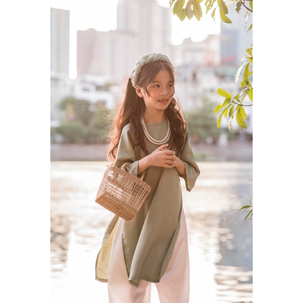 Áo Dài Lụa Trơn Tay Loe  Cho Mẹ Và Bé Sản Xuất MOONLISA